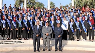 ختام فعاليات برنامج إعداد القادة العام لطلاب الجامعات بـ «معهد حلوان» «صور»