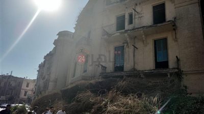 مسجل كتراث معماري.. لجنة لمعاينة عقار مصر الجديدة بعد سقوط 3 بلكونات