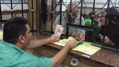 الفرق بين العلاوات الدورية والاجتماعية والترقية وفقًا لقانون الخدمة المدنية