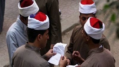 طلاب صفوف النقل بالثانوي الأزهري يؤدون امتحانات الأسبوع الثاني اليوم