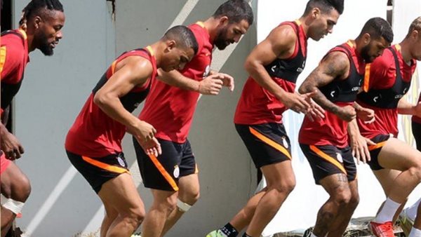 مصطفى محمد لاعب جالطة