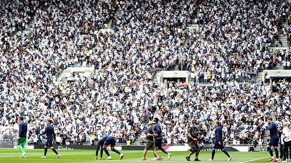 جماهير توتنهام ومانشستر