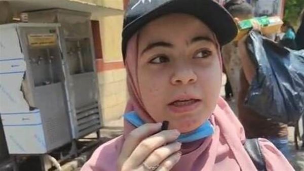 طالبة بالثانوية العامة