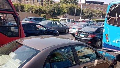 تعرف على الحالة المرورية بميادين ومحاور القاهرة والجيزة