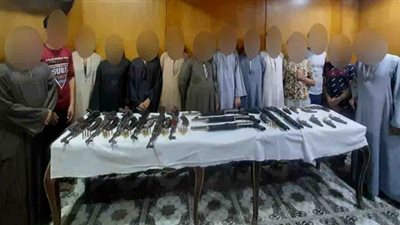 ترسانة أسلحة.. ضبط 14 متهمًا بحوزتهم 19 قطعة سلاح بسوهاج 