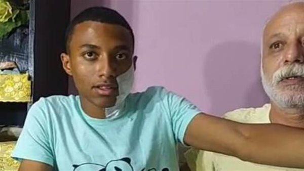 الطفل يوسف مع والده