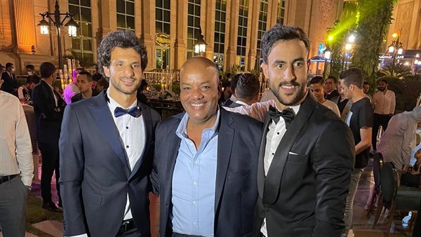 محمود علاء وشقيقه