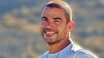 تزامنًا مع عيد ميلاده.. عمرو دياب يطرح برومو أغنية أنت الحظ