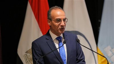 وزيرة الثقافة تصدر قرار بتشكيل لجنة جديدة لمكتبة الأسرة