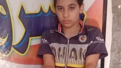 نتيجة إهمال طبي.. أم تستغيث لعلاج ابنها المصاب بالضمور الشوكي |صور