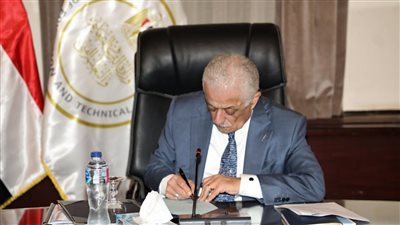 أوائل الجمهورية في انتظار مكالمة الوزير.. ماذا يجري بالساعات الأخيرة قبل إعلان نتيجة الثانوية العامة 2021؟