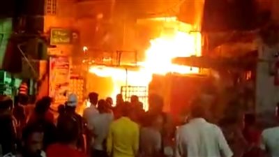 حريق ينشب بمحلات تجارية فى شرق الإسكندرية..والحماية المدنية تحاول السيطرة عليه