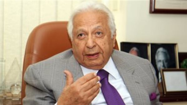 الدكتور أحمد عكاشة