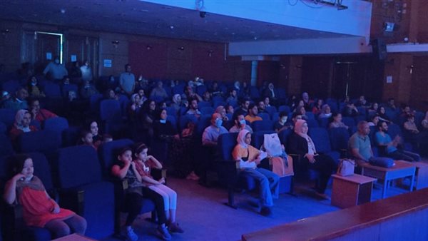 الحضور في أحد العروض