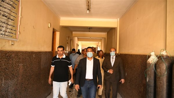 نائب محافظ قنا يتابع