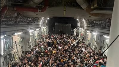 طيار أمريكي يقلع بقرابة أربعة أضعاف عدد الركاب لإنقاذ مواطنين أفغان من طالبان