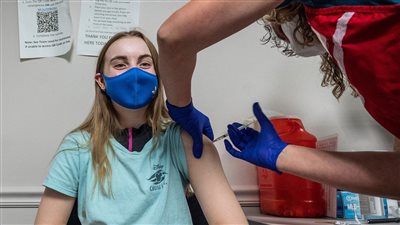 بريطانيا توافق على استخدام لقاح موديرنا للمراهقين بين 12 و17 عامًا