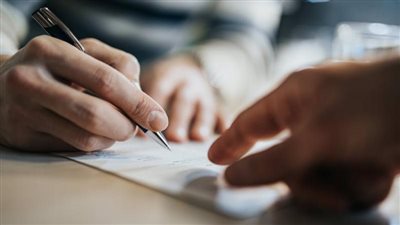 باعوا شقق المغتربين بالخارج بأوراق مضروبة.. تفاصيل القبض على عصابة العقارات بالجيزة 