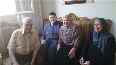 الثالثة على الثانوية العامة علمي علوم: والدتي كانت من أوائل الجمهورية سنة 1995| صور وفيديو