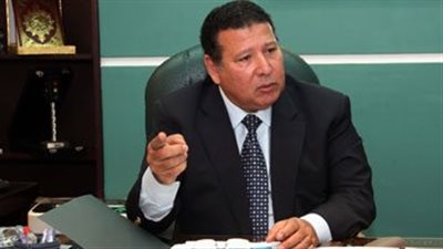 مدحت قريطم: لا توجد مخالفة مرور على تناول الطعام والشراب أثناء القيادة