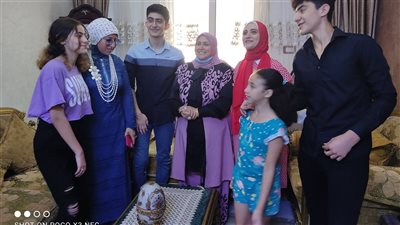 اغرب هدية للمتفوقين بالثانوية.. وجبة سمك عائلية من مطعم بالمنوفية لطالب متفوق 