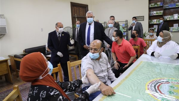 وزير الزراعة يتفقد