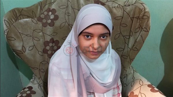 الطالبة خديجة حماد