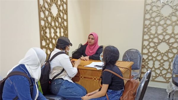 أحدى مفتيات الجناح