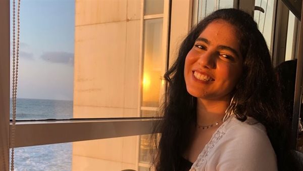 الطالبة فريدة مؤمن،