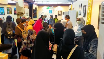 زخرفة وتريكو ورسم.. أنشطة قطاع المعاهد الأزهرية تجذب رواد معرض الإسكندرية