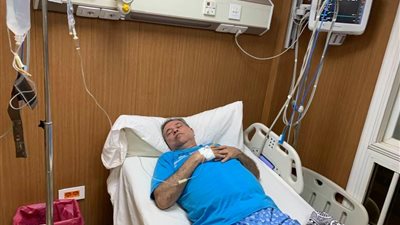 خرج من المستشفى وممنوع الزيارة.. تفاصيل الحالة الصحية لتوفيق عكاشة