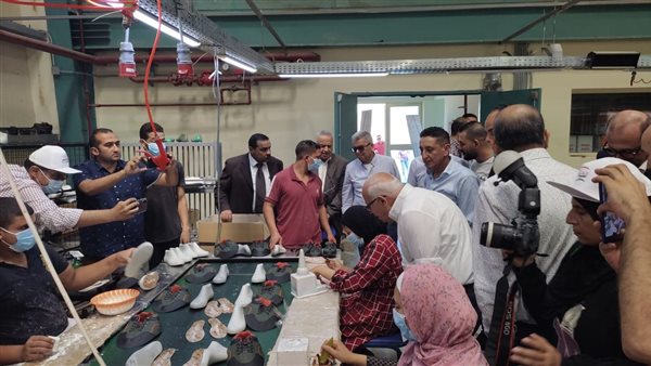 مصنع الأحذية شرق