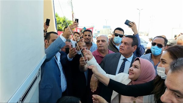 محافظ البحيرة يفتتح