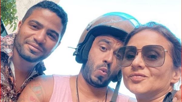 نيللي كريم وزوجها