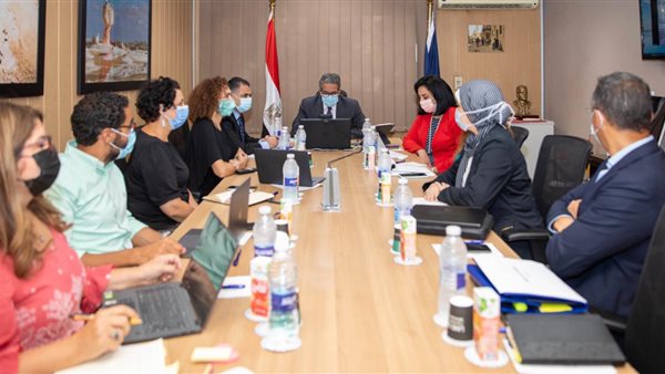 اجتماع وزير السياحة