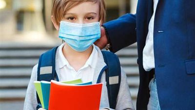 منطقة تعليمية بفلوريدا تفرض قيودًا بعد ارتفاع إصابات كورونا