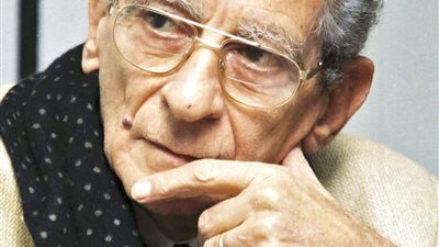 في ذكرى ميلاد يوسف شاهين.. تعرف على كواليس إبداعه وتأثيره في السينما المصرية والعربية