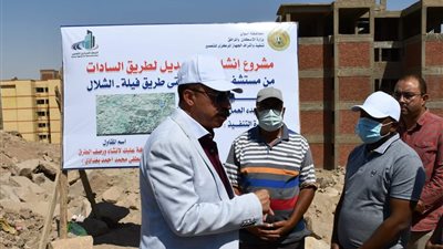 محافظ أسوان يتفقد محور الطريق الجديد البديل لطريق السادات