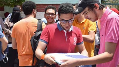 مفرد الأخلاق والموارد ومضاد أجمل.. أسئلة متداولة في امتحان العربي لـ طلاب الدبلومات الفنية 