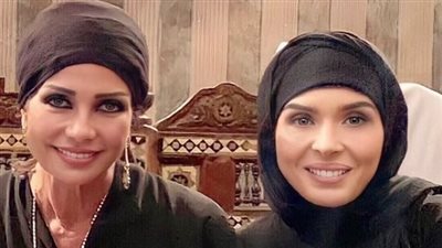 سوسن بدر والراقصة دينا بالحجاب في السيدة زينب