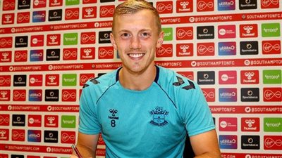 رسميًا.. ساوثهامبتون يعلن تمديد عقد قائد الفريق