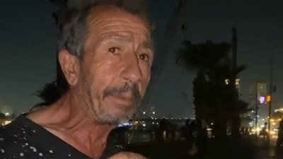 نفسي في معاش لأولادي.. من موظف سابق بهيئة النقل إلى بائع ذرة على كوبري قصر النيل