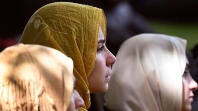 هل يأثم الأب على عدم ارتداء ابنته الحجاب؟.. الأوقاف ترد