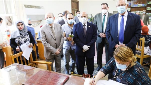 تطعيم العاملين بوزارة