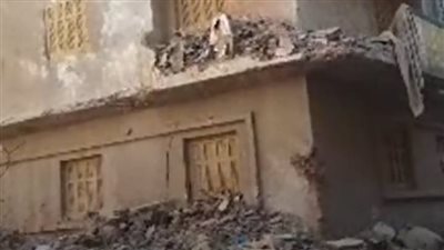 ارتفاع ضحايا عقار دمنهور المنهار لـ 5 أشخاص.. وإخلاء منازل مجاورة