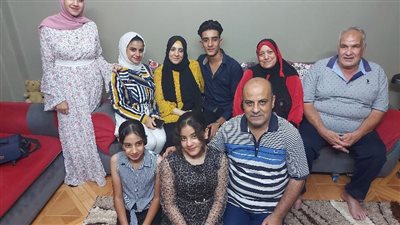 لسه الدنيا بخير.. شهامة شاب تنقذ أسرة من الموت عقب اشتعال النيران في منزلها بـ بورسعيد | فيديو