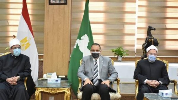 وزير الأوقاف ومفتي