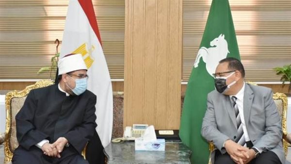 وزير الأوقاف ومحافظ