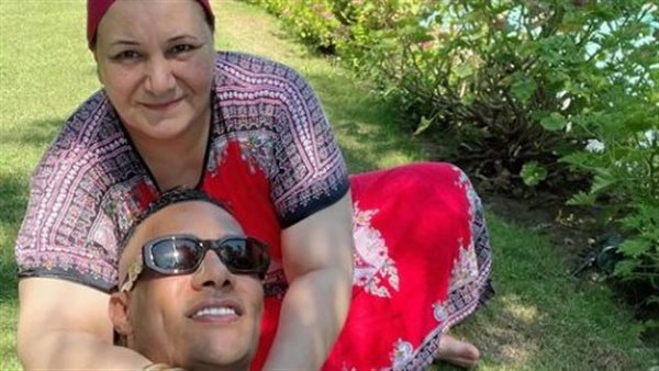 محمد رمضان ووالدته