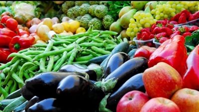 4 جنيهات للطماطم و8 لـ البطاطس.. تعرف على أسعار الخضروات والفاكهة اليوم في الأسواق